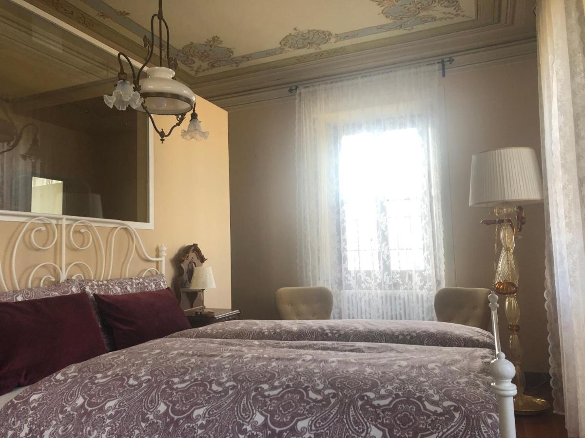 Villa Il Maiale Bianco Bed & Breakfast ซาน เฟเดเล อินเตลวี ภายนอก รูปภาพ
